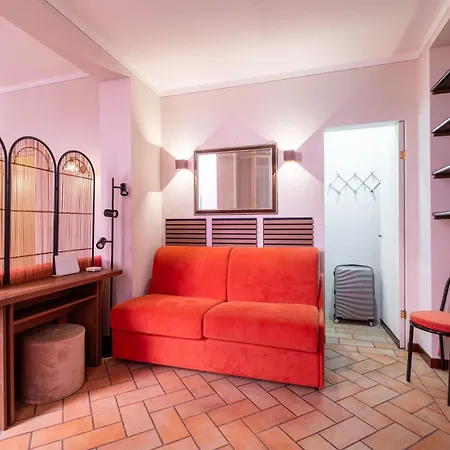 Homeby, Petroni House بولونيا