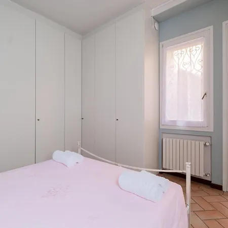 Homeby, Petroni House * Bologna