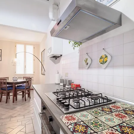 Homeby, Petroni House * Bologna