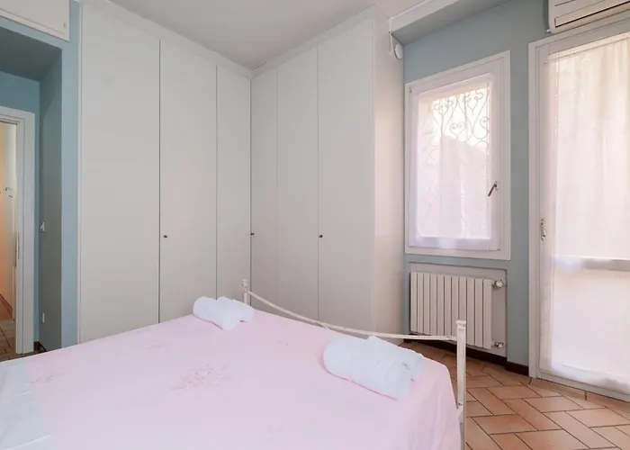 Homeby, Petroni House * Bologna