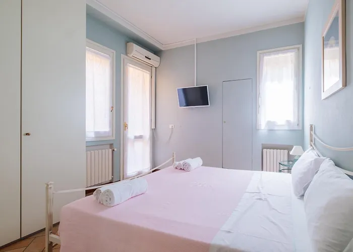 Homeby, Petroni House * Bologna